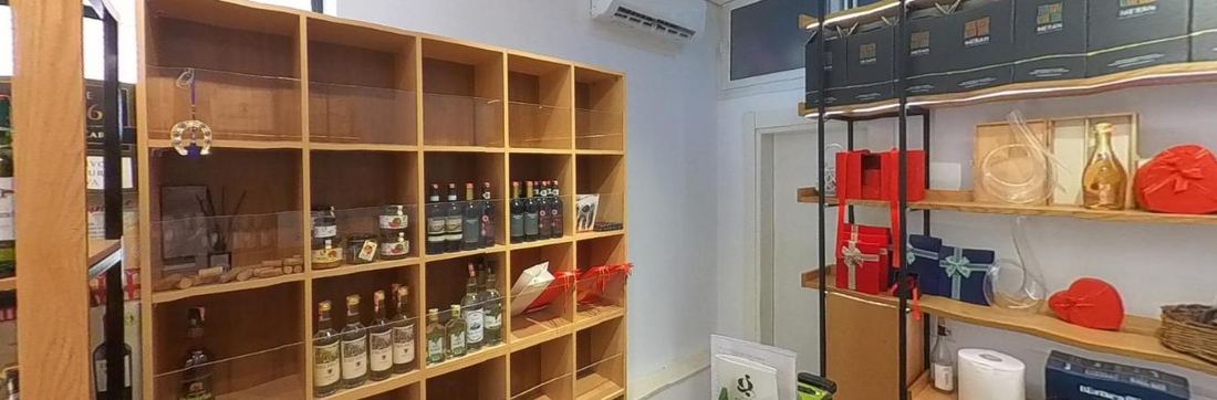 360 degree tour inside Cellar 33 Wine & Spirits Shop, Vlorë