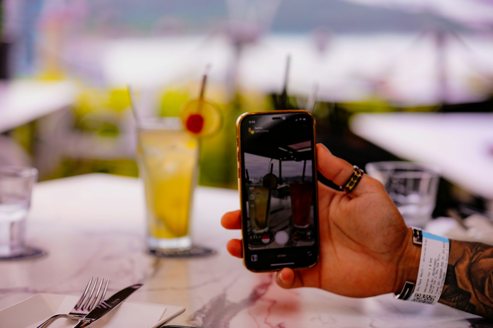 How Online Reviews Shape a Customer’s First Impression