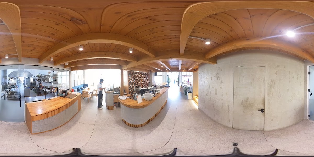 360 degree tour inside Denta Restaurant, Radhimë, Albania